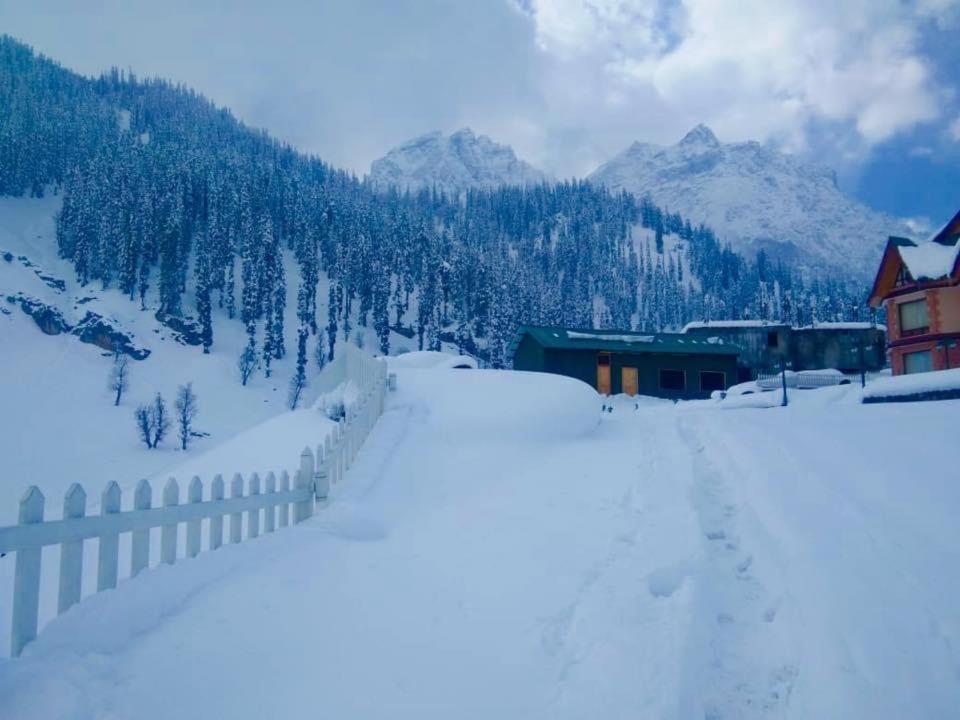 Hotel Village Walk Sonamarg Bagian luar foto