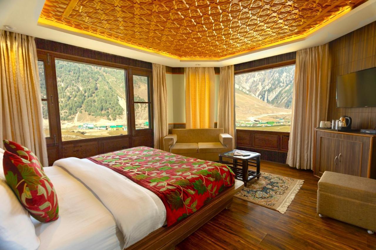 Hotel Village Walk Sonamarg Bagian luar foto