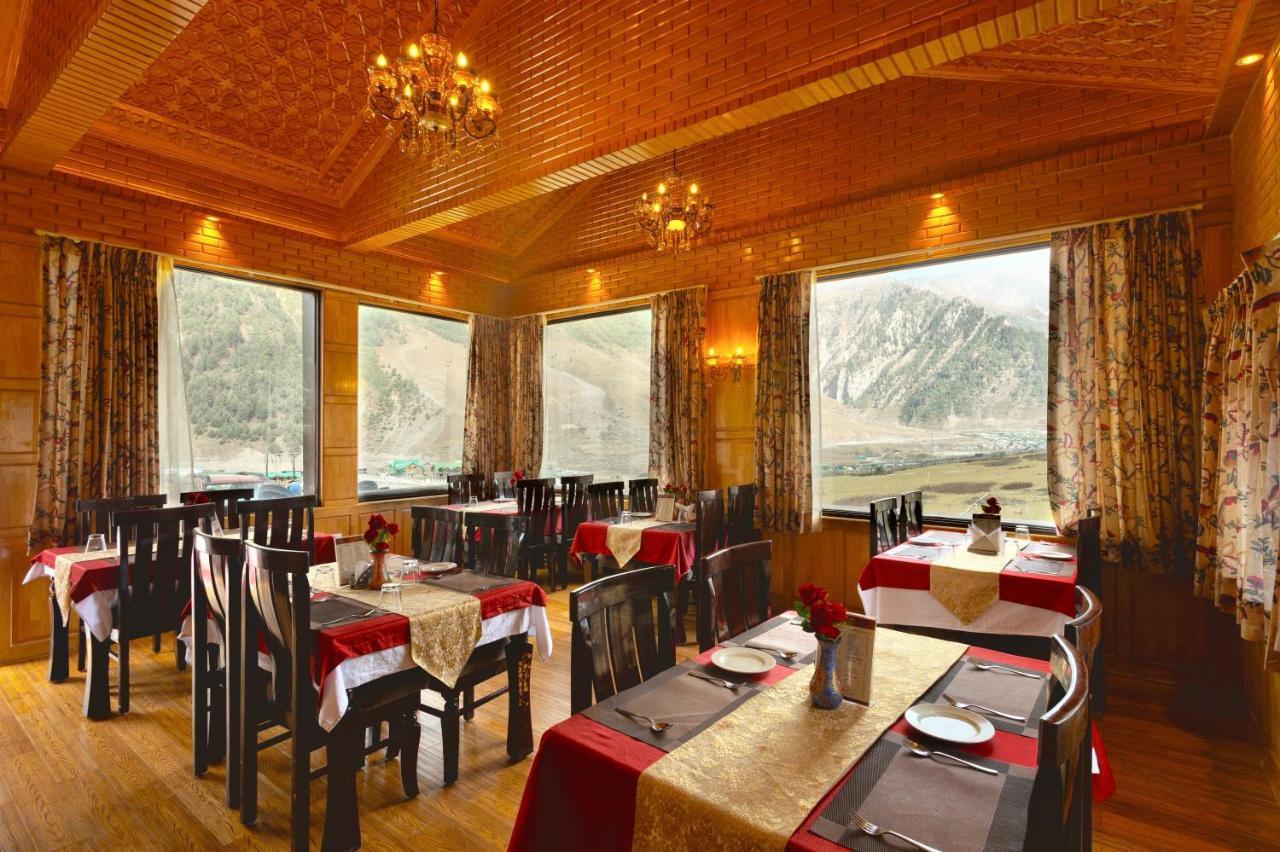 Hotel Village Walk Sonamarg Bagian luar foto