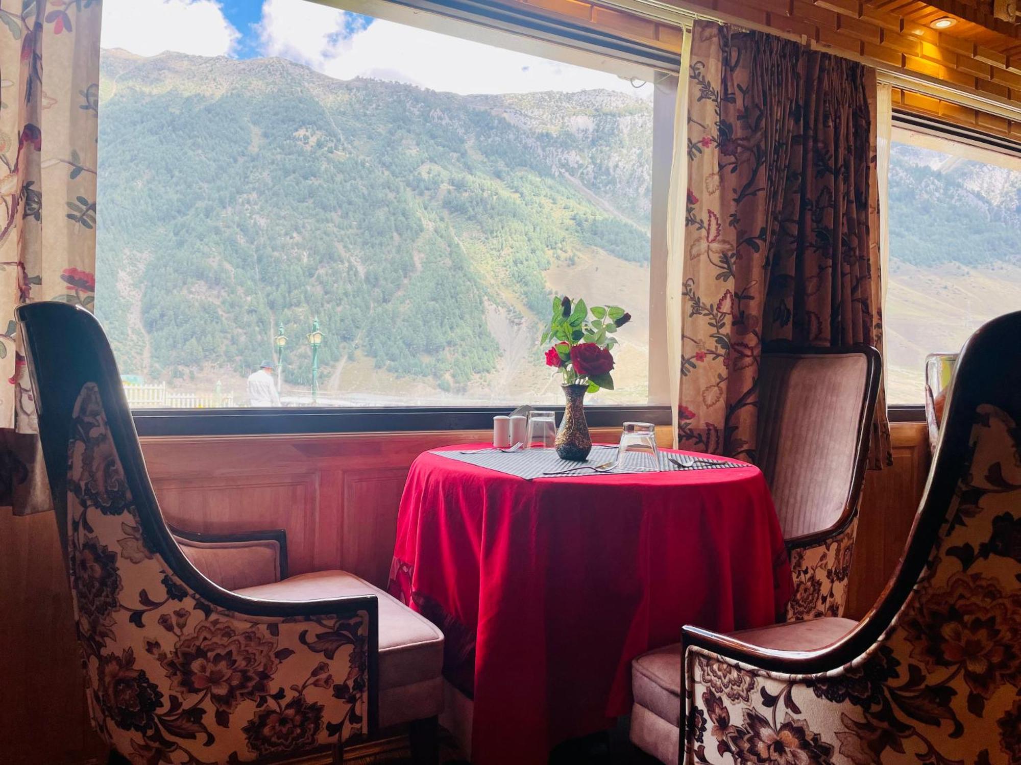 Hotel Village Walk Sonamarg Bagian luar foto