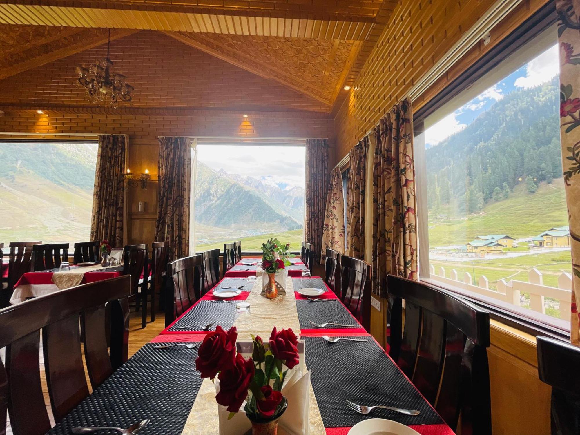 Hotel Village Walk Sonamarg Bagian luar foto