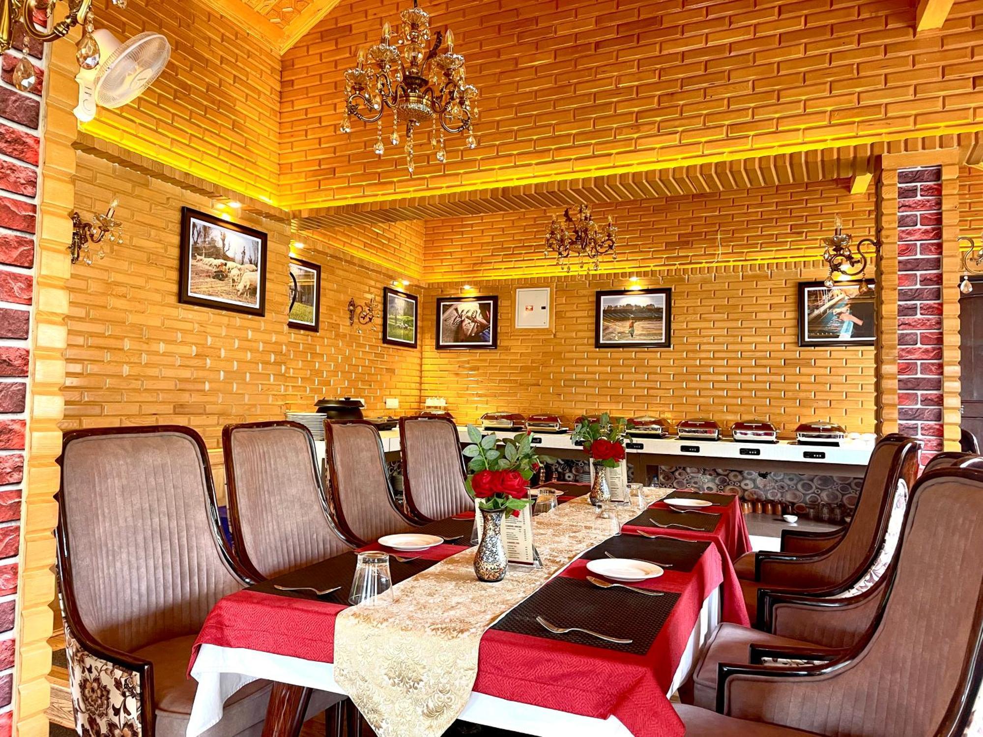 Hotel Village Walk Sonamarg Bagian luar foto