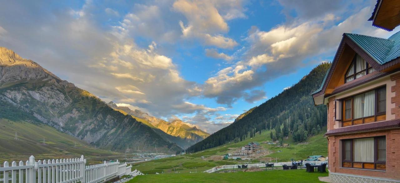 Hotel Village Walk Sonamarg Bagian luar foto