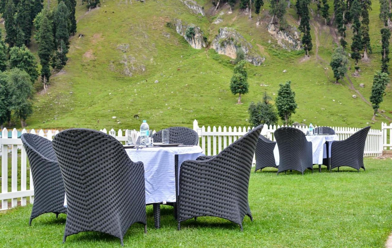 Hotel Village Walk Sonamarg Bagian luar foto